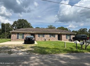 198 Rayburn Rd, Carriere, MS 39426