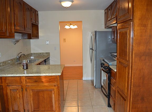 4th image of 580 Cumberland Trl #B6