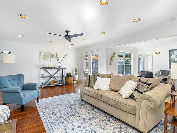 3rd image of 3709 S Glenbrook Dr