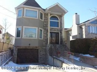 252 Swinnerton St, Staten Island, NY 10307
