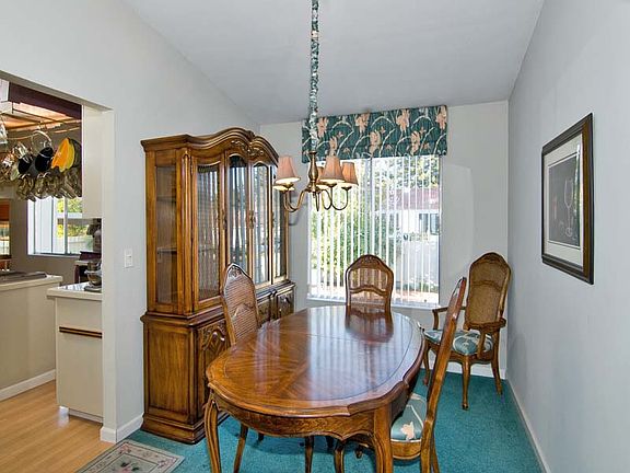 4th image of 722 Joseph Ct
