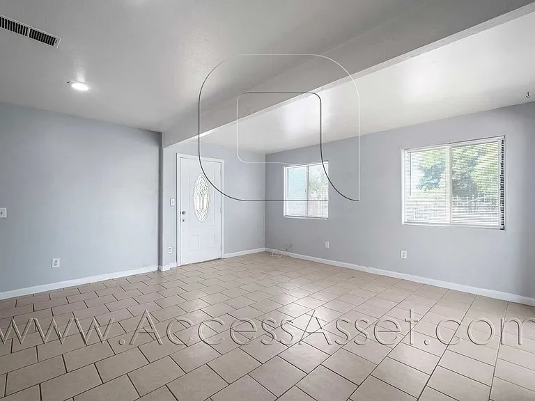 23865 Goetz Dr — Photo 6