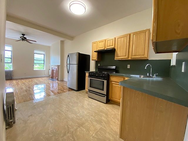 1st image of 81 Underhill Ave APT 4