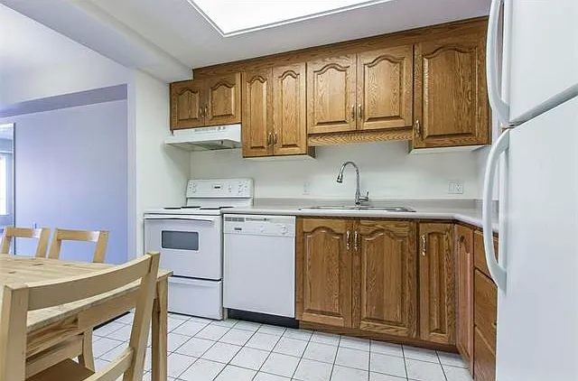 405 Erb St W #305 — Photo 5