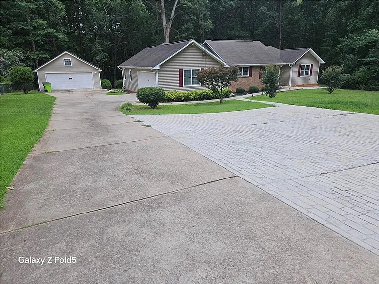49 Cook Ln — Photo 1