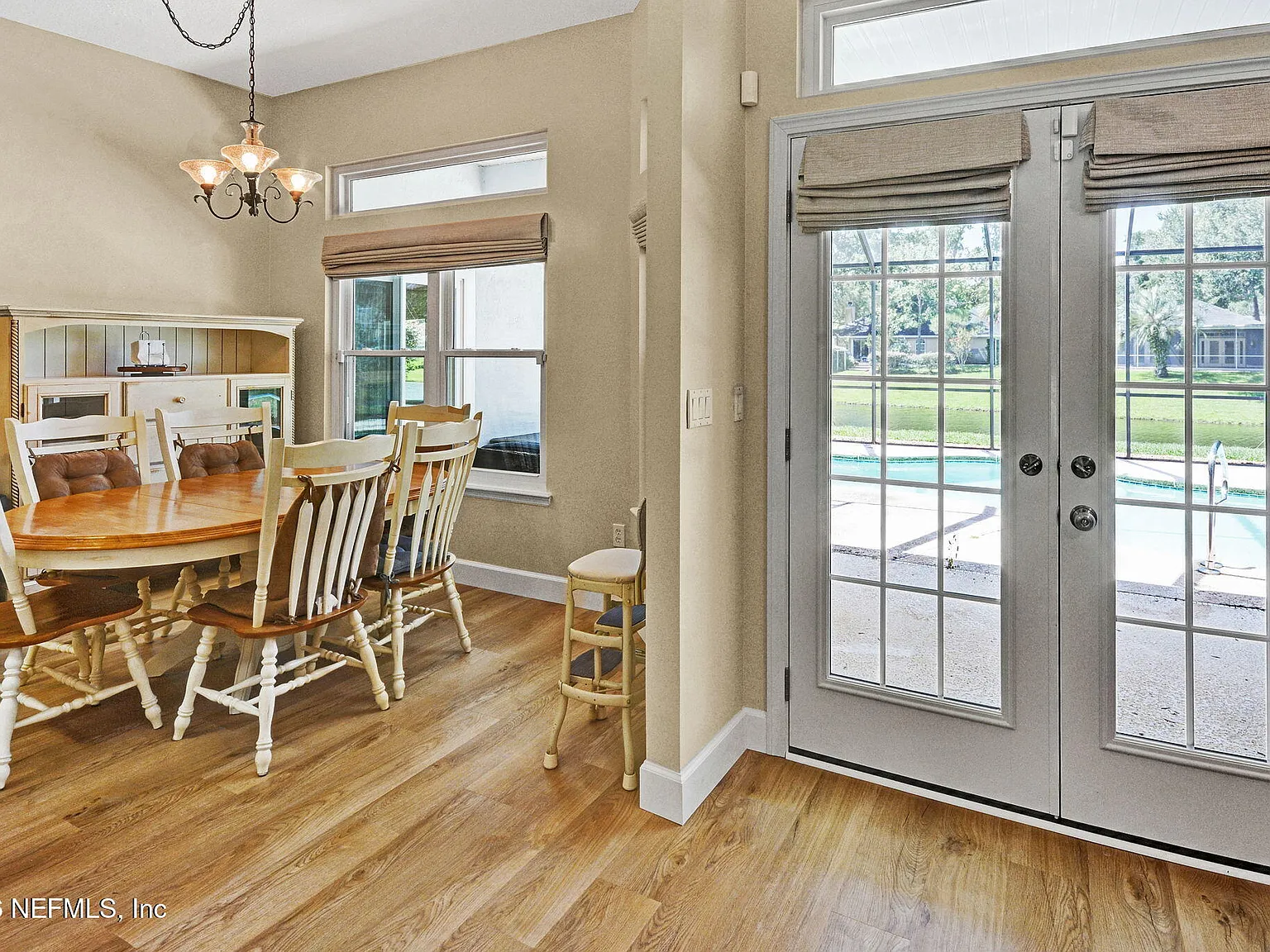 3 bed, 2.0 bath, 2351 sqft, $3,800 — Photo 3