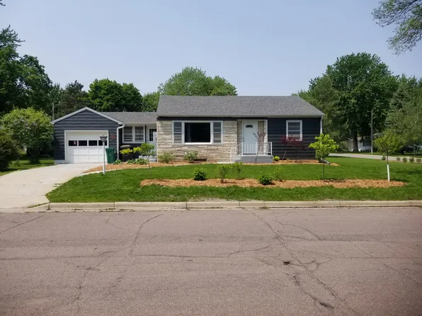 135 Pine St N, Lester Prairie, MN 55354