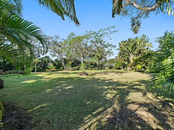 1643 S Lake Shore Dr, Sarasota, FL 34231