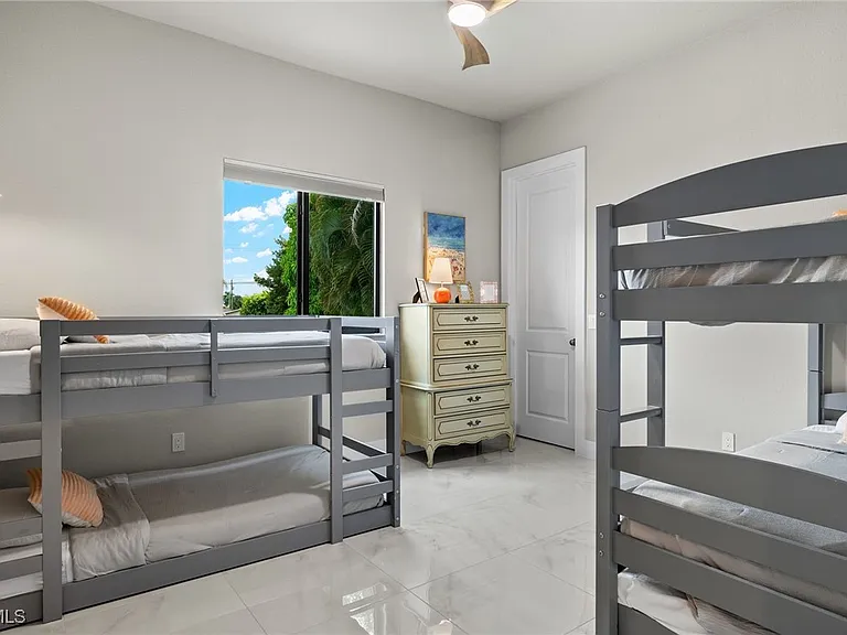 5240 Tower Dr — Photo 30