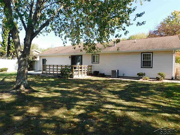 3rd image of 1111 N Frost Dr
