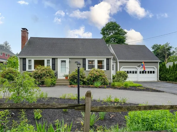 205 Central St, Holliston, MA 01746