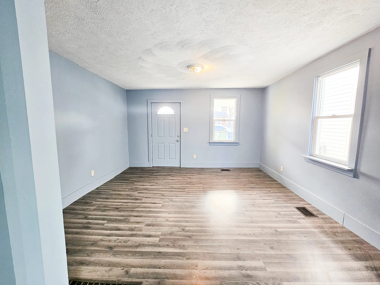 2 bed, 1010 sqft, $675 — Photo 4
