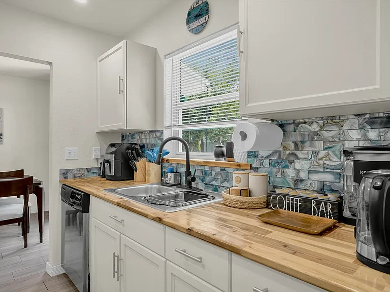 Mary Sue St — Photo 10