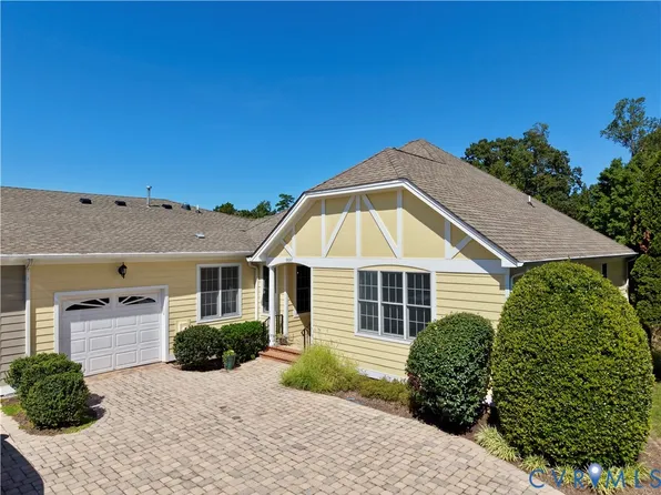 9037 Amberhill Loop, North Chesterfield, VA 23236