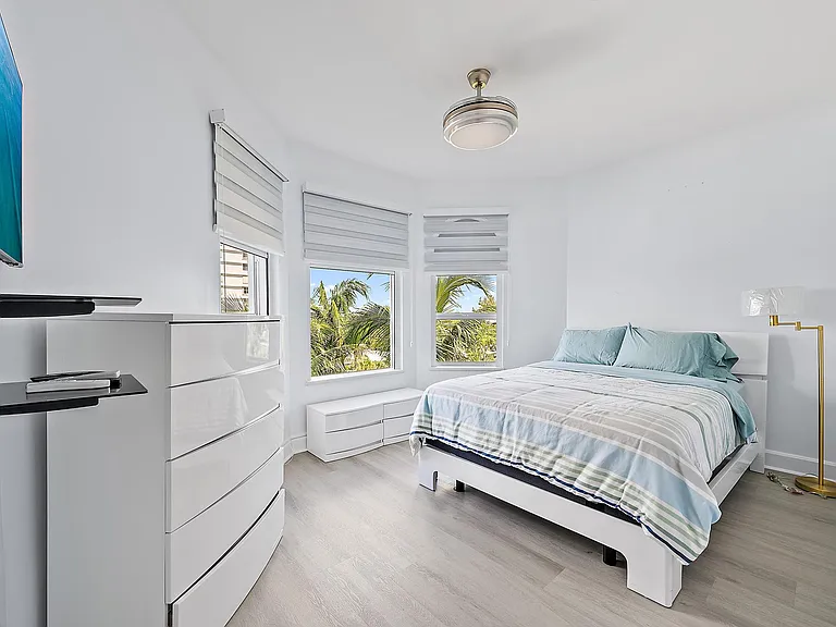 2070 N Ocean Blvd #Penthouse 4 — Photo 30