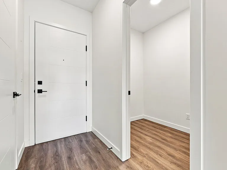 350 Livingston Cmn NE #3303 — Photo 8