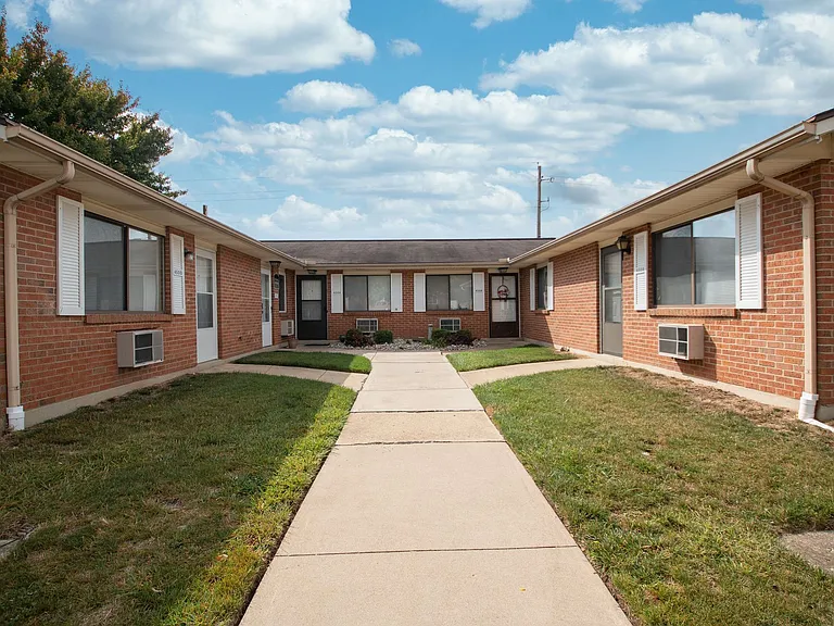 Waynedale Circle Apartments — Photo 19