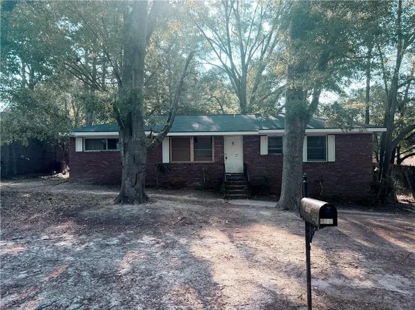 5920 Old Carriage Dr, Atlanta, GA 30349