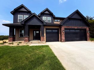 843 Londonderry Ln NW, Rochester, MN 55901