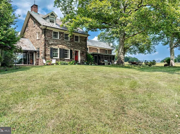 60 Hunter Rd, Lambertville, NJ 08530