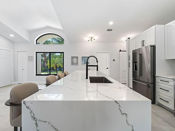 5th image of 602 Sea Oats Drive #D-2