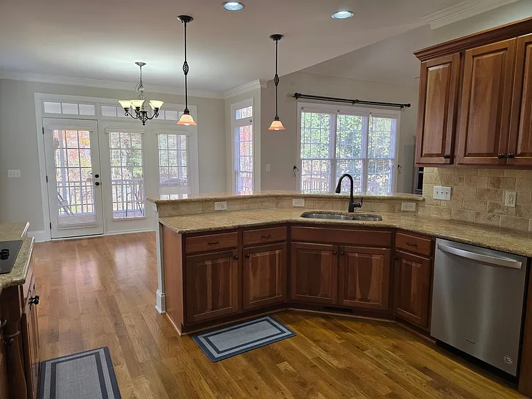 3653 Pleasants Ridge Dr — Photo 8