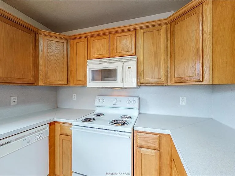 3746 Oldenburg Ln — Photo 10