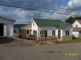 108 Cambria St, Negaunee, MI 49866
