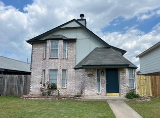 2108 Lakecrest Dr, Moore, OK 73170