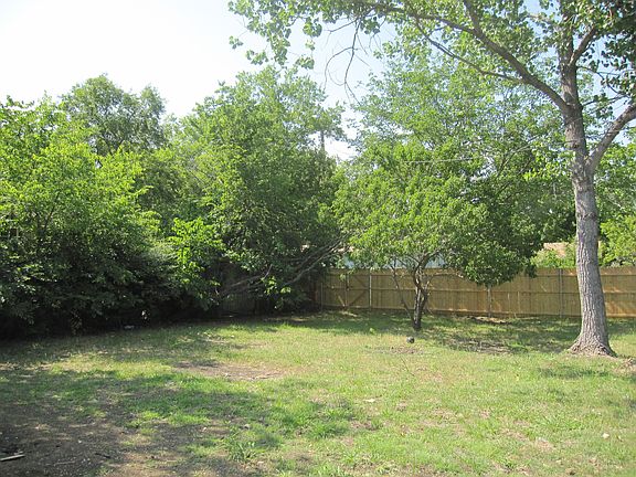 3rd image of 311 Loma Dr