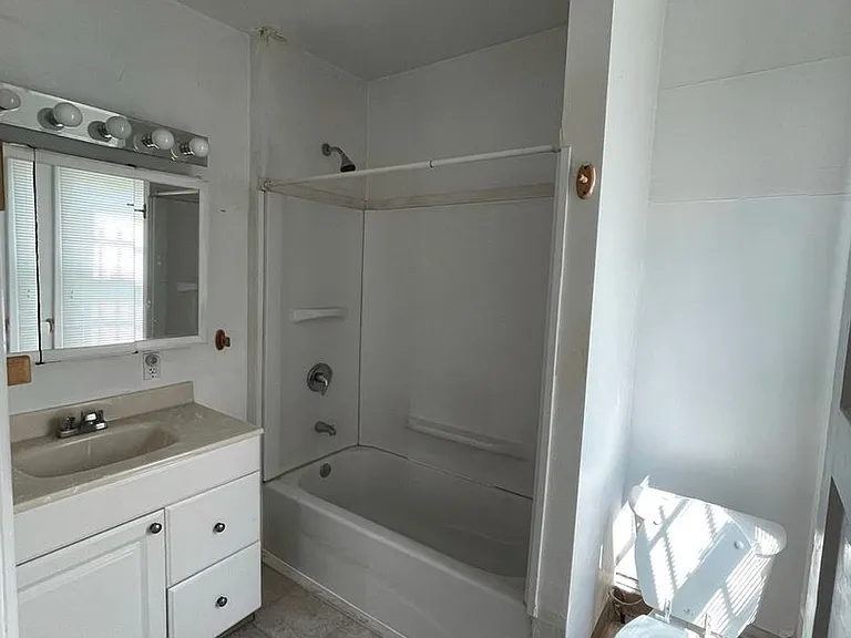 231 Ashworth Pl #1 — Photo 11
