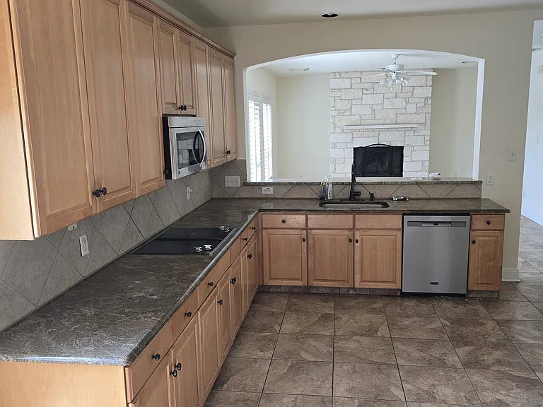3800 Mira Vista Dr — Photo 3