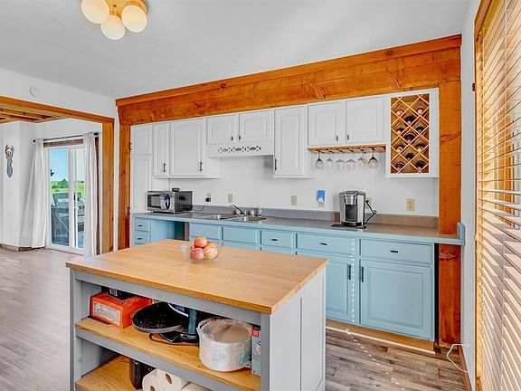 5th image of 118 Laura Ln