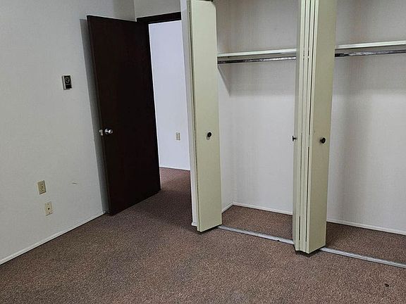 2nd image of 6934 Hillcrest Ave #6