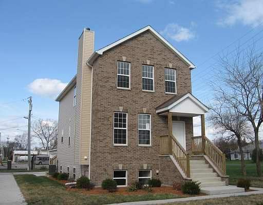 1st image of 3607 W Warren Ave