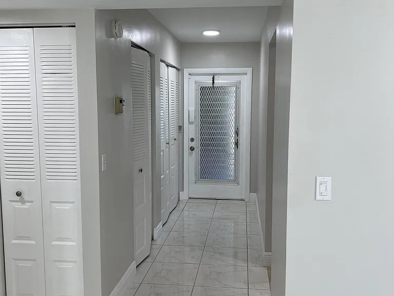 24 Abbey Ln #204 — Photo 5