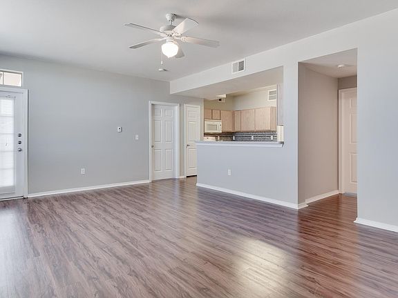 3rd image of 1111 S Red River Expy APT 220