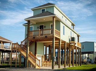 1998 Royalville Ct, Crystal Beach, TX 77650