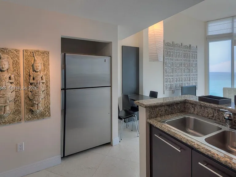 6515 Collins Ave #1804 — Photo 4
