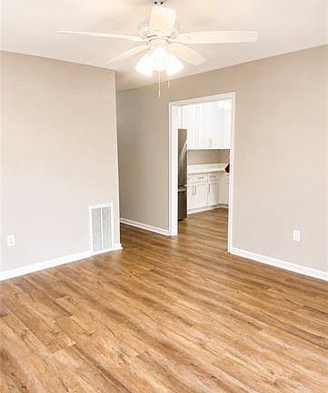 2nd image of 2118 Iowa Ave