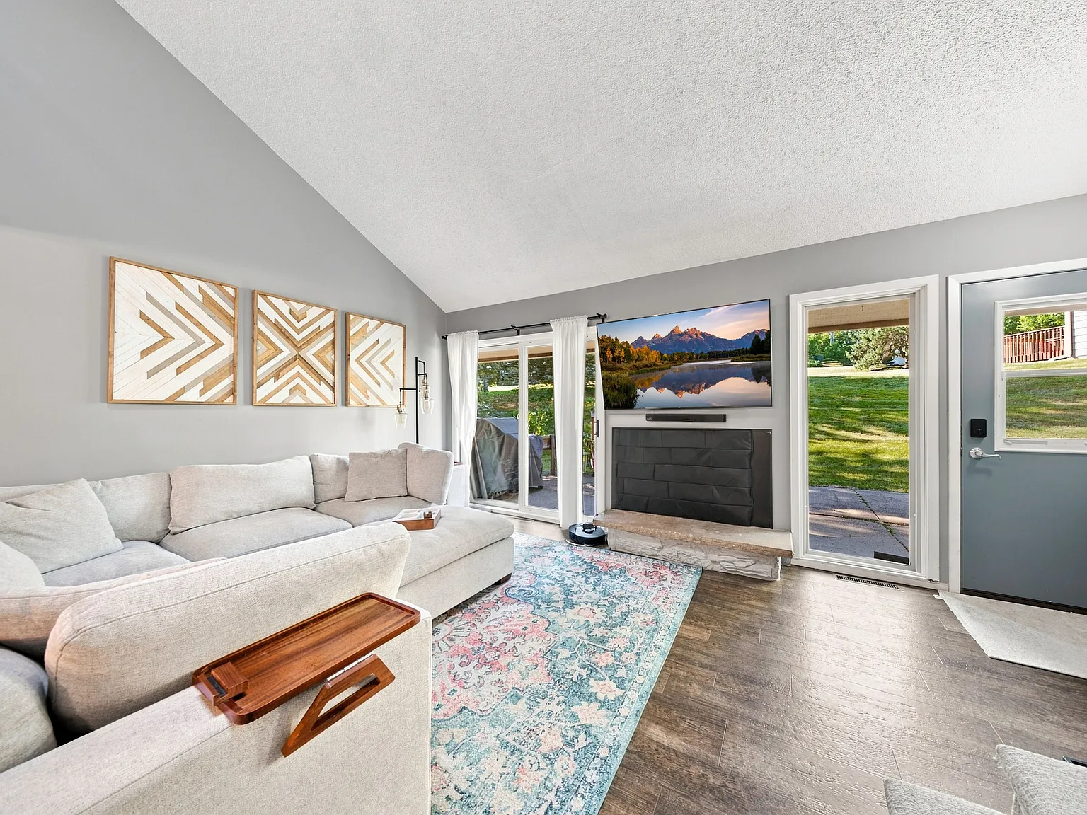 Tamarin Trail, Golden Valley (2133) LS JS1 - 1 — Photo 4