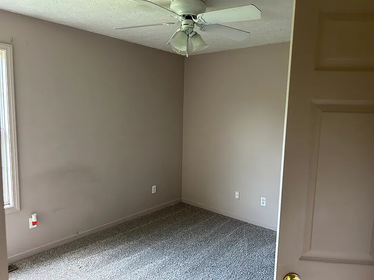 483 Dabney Dr — Photo 10