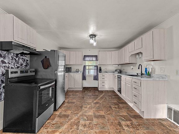 2nd image of 333 W 11th Ave