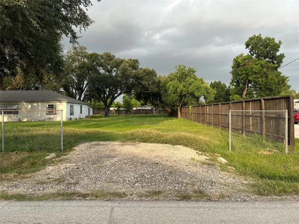 7702 Fairview St, Houston, TX 77041
