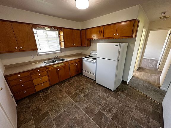 5th image of 4555 Rivercrest Dr N #0