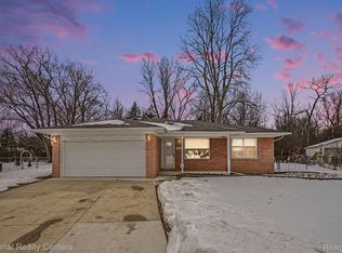30028 Bobrich Ct, Livonia, MI 48152