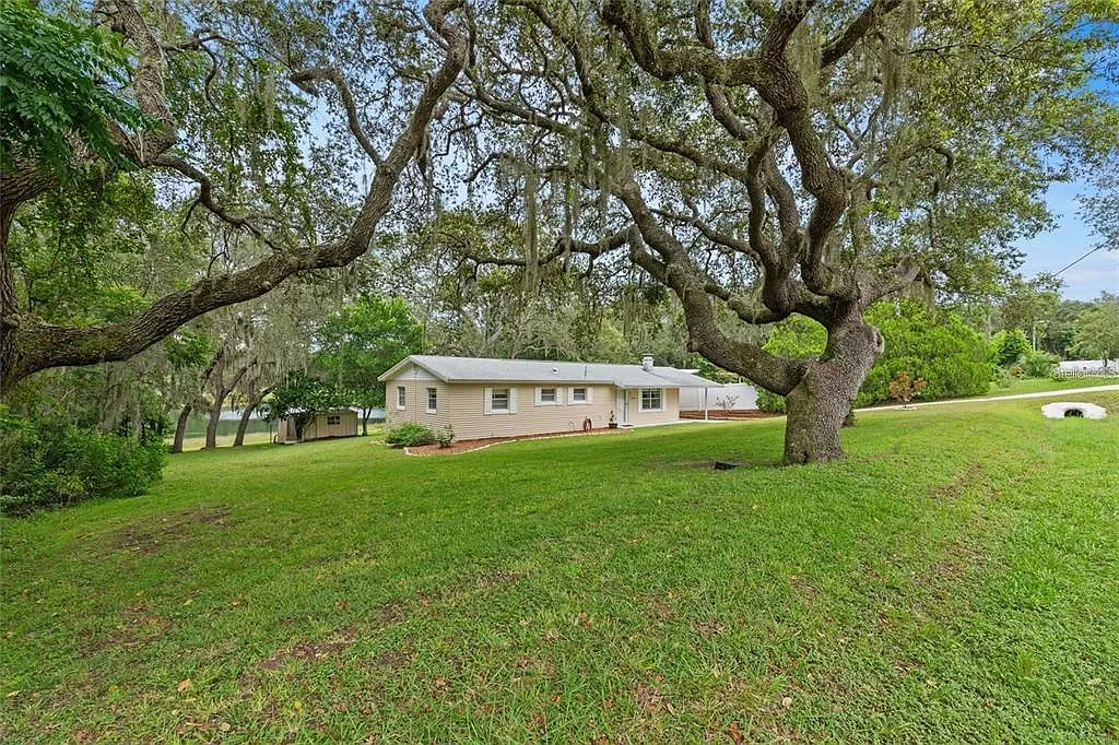 3 bed, 2.0 bath, 1389 sqft, $2,150 — Photo 2