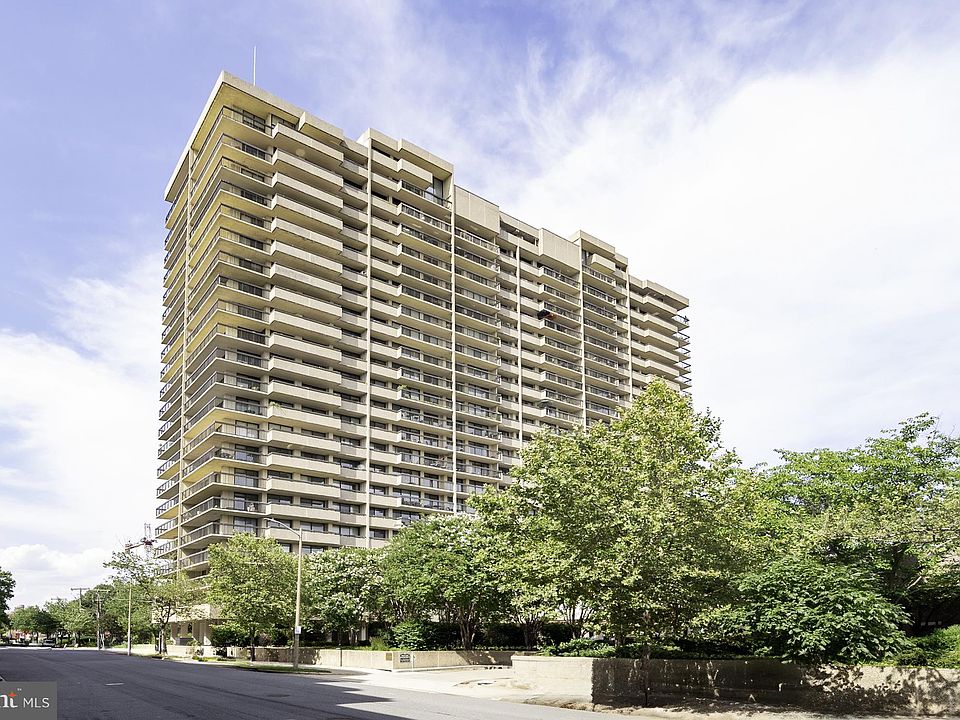 1st image of 400 Madison St APT 1802