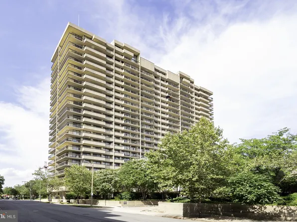 400 Madison St APT 1802, Alexandria, VA 22314