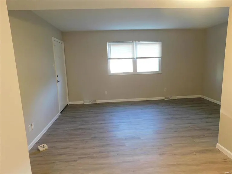 Renaissance Apartments of St. Charles — Photo 4